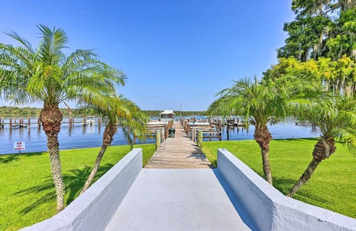 Welaka Apartment | St Johns River Retreat in Welaka with Dock Access