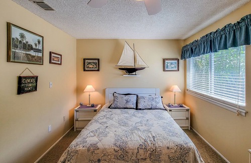 Welaka Condo | St Johns River Townhome, 2BR/1.5BA, Pool/River Vw