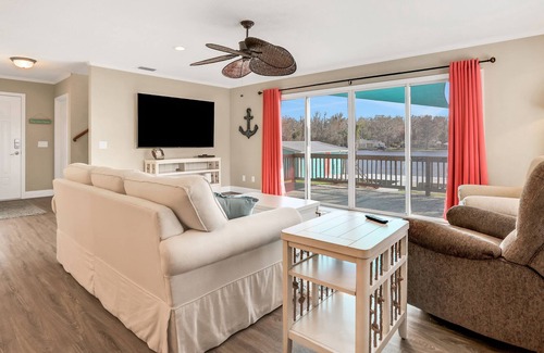 Astor House | St. Johns RIVERFRONT Key Lime House