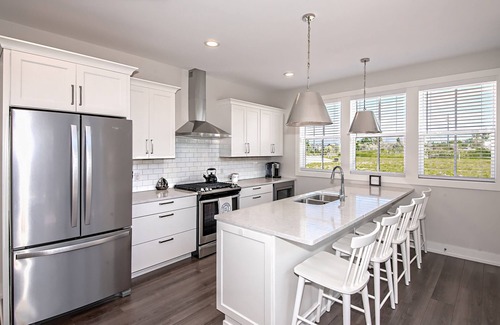 Benton Harbor House | St. Joseph Luxury Waterfront Home for Ten Guests