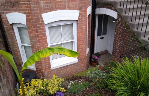 St Leonards-On-Sea Apartment | St Leonards/Hastings - stylish flat with own private garden