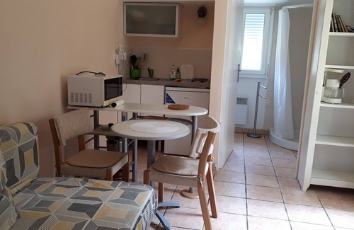 Saint-Marc-sur-Mer Apartment | St. marc sur mer, in a wooded garden, pleasant studio for 2 people