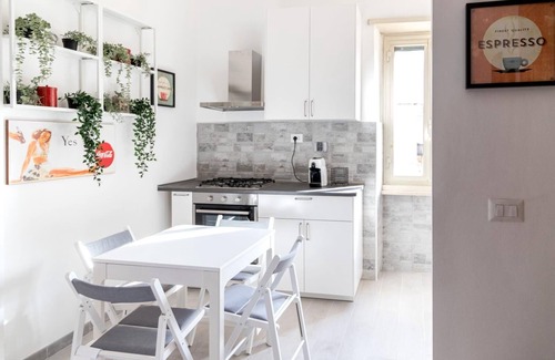 Ostiense Apartment | St. Paul Comfort Flat - Metro & University