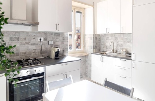 Ostiense Apartment | St. Paul Comfort Flat - Metro & University