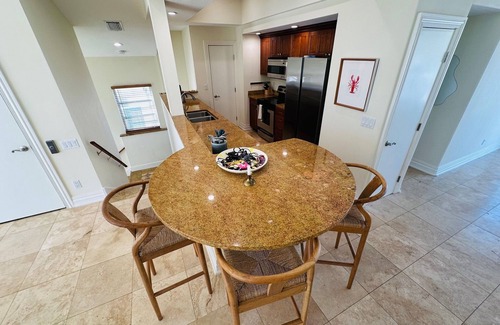 Belle Vista House | St Pete Beach Belle Vista 3/3 WiFi Parking