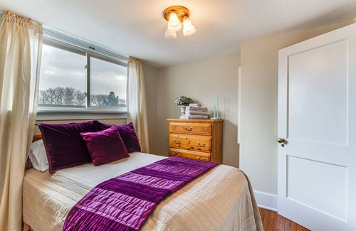 Saint Petersburg Cottage | St Petersburg Cottage w/ Porch, 2 Mi to Foxburg!