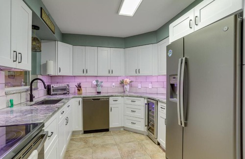 South Pinellas Community Council House | St Petersburg Home with Yard and Grill 2 Mi to Beach!