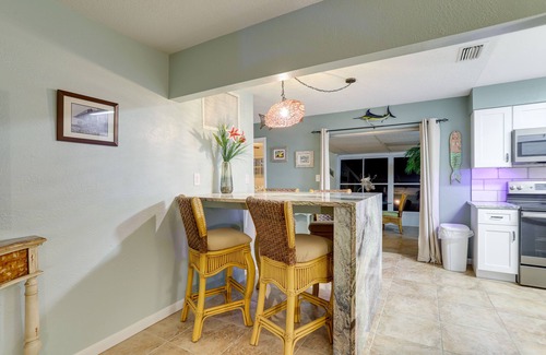 South Pinellas Community Council House | St Petersburg Home w/Yard & Grill: 2 Mi to Beach!