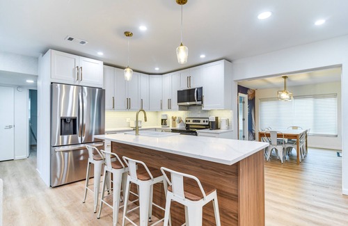 South Pinellas Community Council House | St Petersburg Paradise w/Private Yard & Hot Tub!