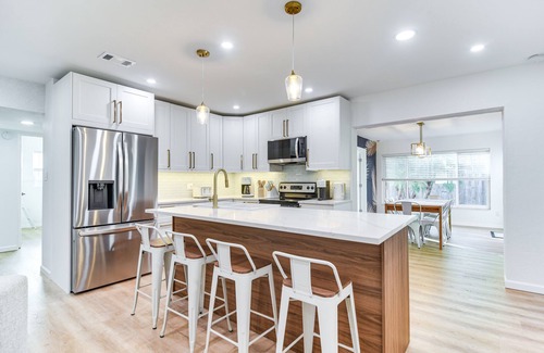 South Pinellas Community Council House | St Petersburg Paradise w/Private Yard & Hot Tub!