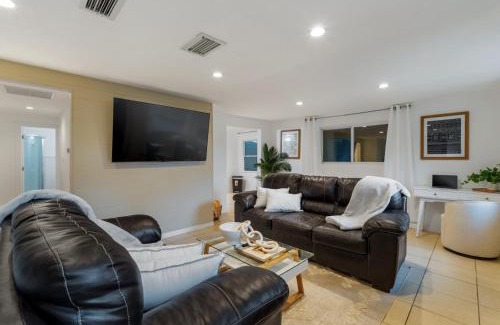 St. Petersburg - Clearwater House | St Petersburg Private Villa with Pool Gym Grill Self Check-In