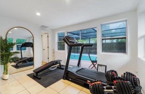 St. Petersburg - Clearwater House | St Petersburg Private Villa with Pool Gym Grill Self Check-In