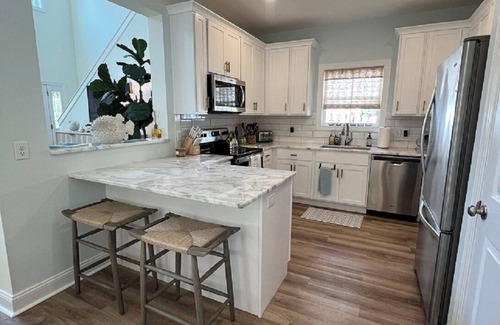 Saint Simons Island House | St. Simons Island-Designer Island Home-"Salty Vibes"