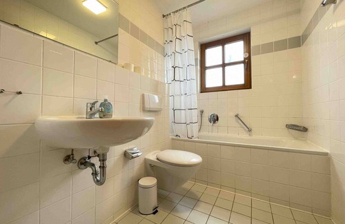 Stamsried Apartment | (STA1115) Well-designed fitters' apartment with balcony