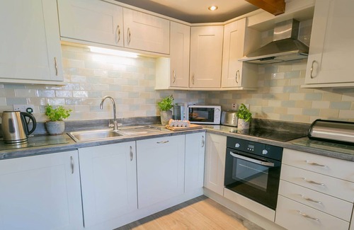 Holyhead Cottage | Stabal Penrhyn - an on the beach that sleeps 6 guests in 3 bedrooms