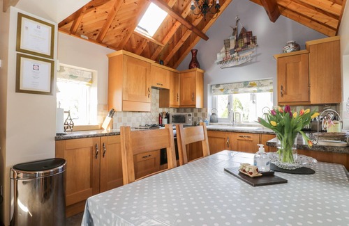 Briggswath Cottage | STABLE COTTAGE, pet friendly, with a garden in Fylingdales