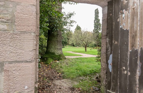 Perth Apartment | STABLE FLAT, pet friendly, with a garden in Scone