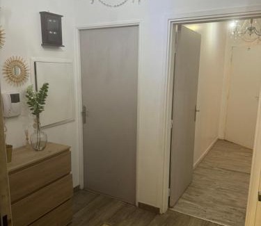 Aubervilliers Apartment | Stade de France Métro RER Canal