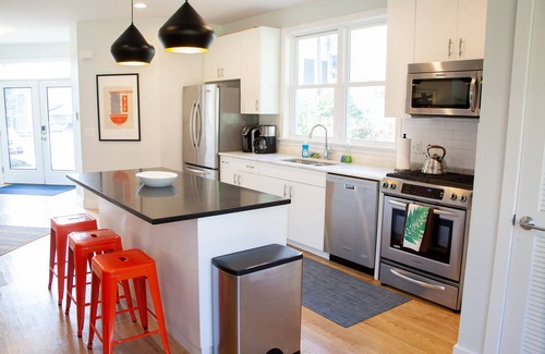 Jefferson Park Avenue House | Stadium Cottage | Beautiful Home Steps Away From Scott's Stadium/UVA Grounds