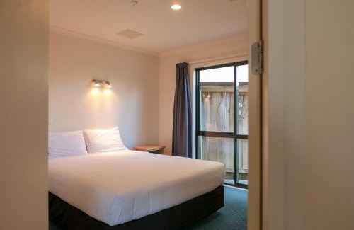 Hamilton Hotel | Stadium Motel