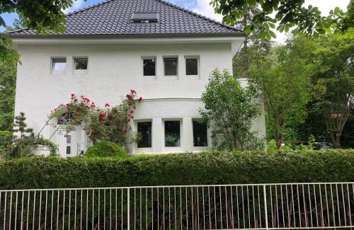 Geestemunde Apartment | Stadtvilla-Apartment mit Parkblick und bester Verkehrsanbindung