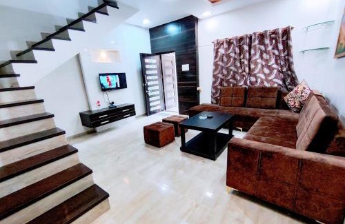 Rau Villa | Staeg Villa in the Center of the City 2BHK