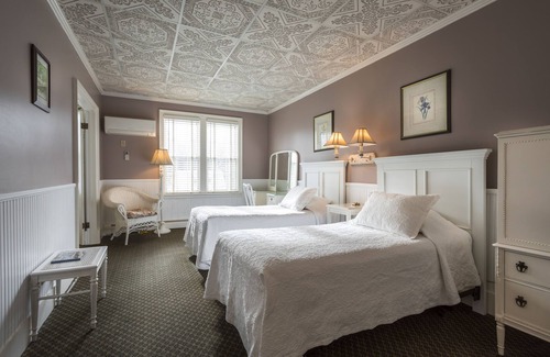 Bay View Hotel | Stafford's Bay View Inn