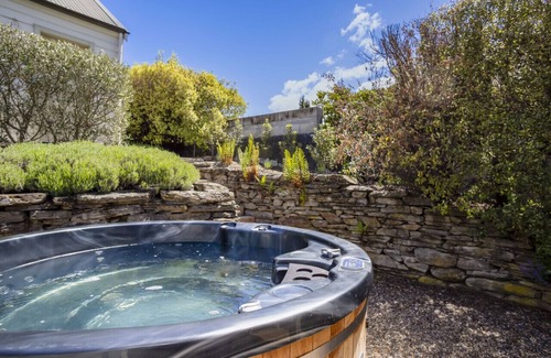 Arrowtown Apartment | Stags Head Cottage - Home in the heart of Arrowtown