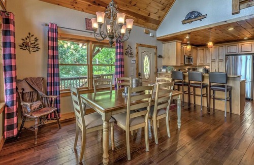 Morganton Cabin | Stairway to Heaven- Pet Friendly | Pastoral Views | Outdoor Fire Pit