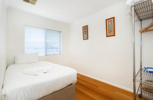 Kareela Apartment | stal Holiday stay, close to everything