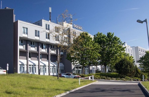 Nuerburg House | Standard double room - Dorint Am Nürburgring/Hocheifel