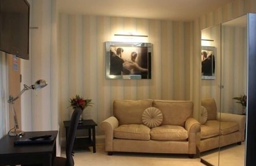 Yeovil Bed & Breakfast | Standard Double Wet room Disabled access Room at The Keep