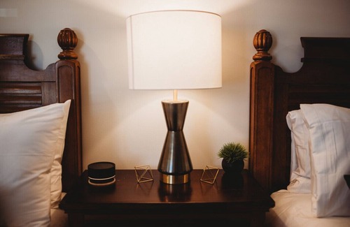 Downtown Hotel | Standard Guest Room- 2 Queens · The Jefferson Inn Rm. 13