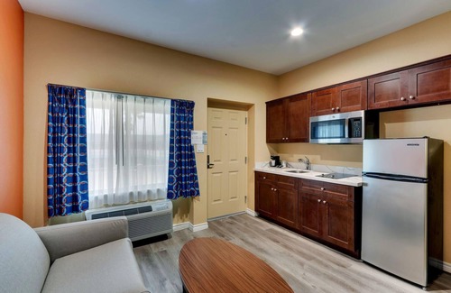 Old Town Hotel | Standard Studio at Port Aransas Texas - Captains Quarters Inn
