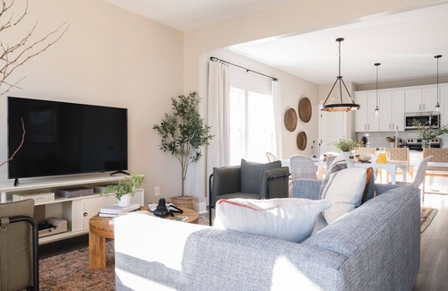 Talbot's Corner House | Stapleton By AvantStay | Bright & Contemporary Home in Nashville!