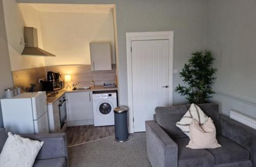 Dumbarton Apartment | Star Apartment