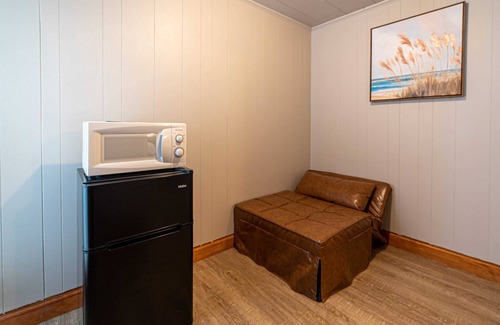 Indian River House | Star Gate Room 14 Indian River, MI
