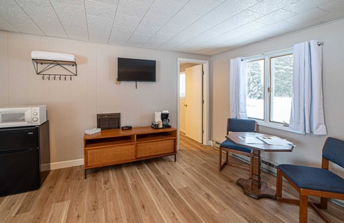 Indian River Apartment | Star Gate Room 5 Indian River, MI