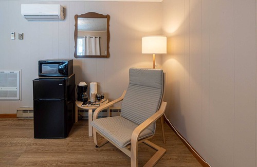 Indian River Apartment | Star Gate Room 6 Indian River, MI