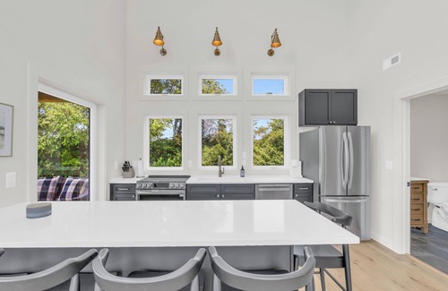 Riceville House | Star Hill Farm Barndo Retreat – Hillside Serenity with Hot Tub