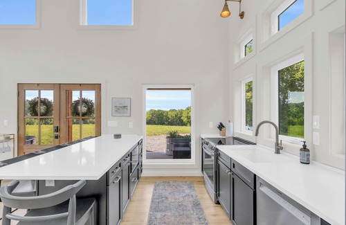 Riceville House | Star Hill Farm Barndo Retreat – Hillside Serenity with Hot Tub