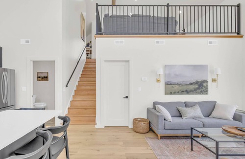 Riceville House | Star Hill Farm Barndo Retreat – Hillside Serenity with Hot Tub
