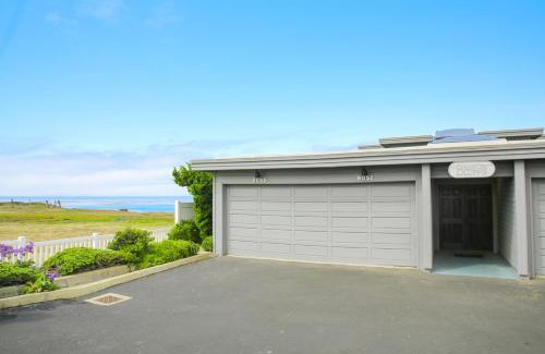 San Simeon House | Star of the Sea-Oceanfront Luxury
