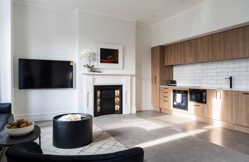 Dunedin City Centre Apartment | Star Struck on Stuart- Luxury 1 bedroom Apartment