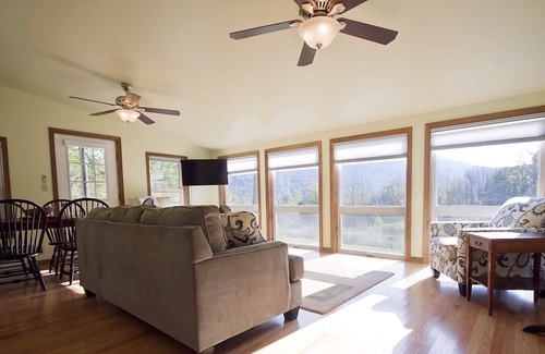 Margaretville Cabin | Star View Cabin- Cheerful 3 BR Country Getaway