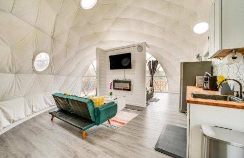 Broken Bow Apartment | Star View Dome Broken Bow Gem Hot Tub and Deck!