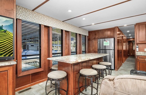Byrdstown Boat Rental | Stardust - 6bedroom/2bath houseboat with full kitchen, hot tub and so much more!