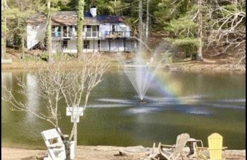 Flat Rock Apartment | Stardust and Moonlight on the Lakefront