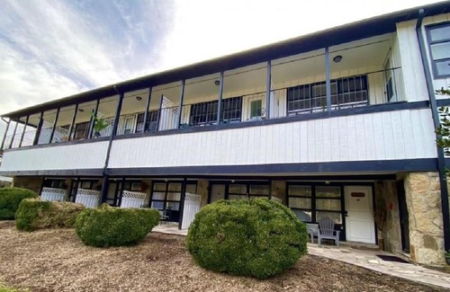 Flat Rock Apartment | Stardust and Moonlight on the Lakefront
