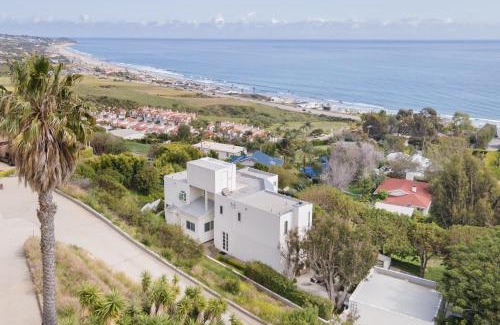 Western Malibu Villa | Stardust by AvantStay Views Hot Tub Pool Table